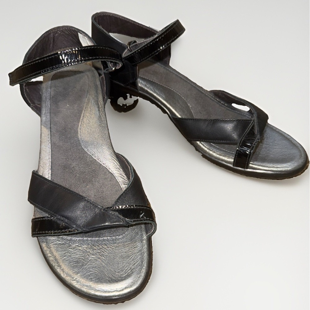 Naot  Black Leather Strappy Sandal Women's Low Heel Size 39 L8 Festival Fairy